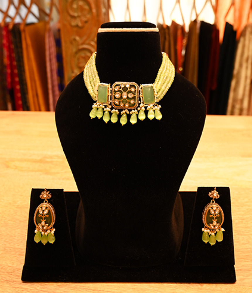 Amira Emerald Kundan Set