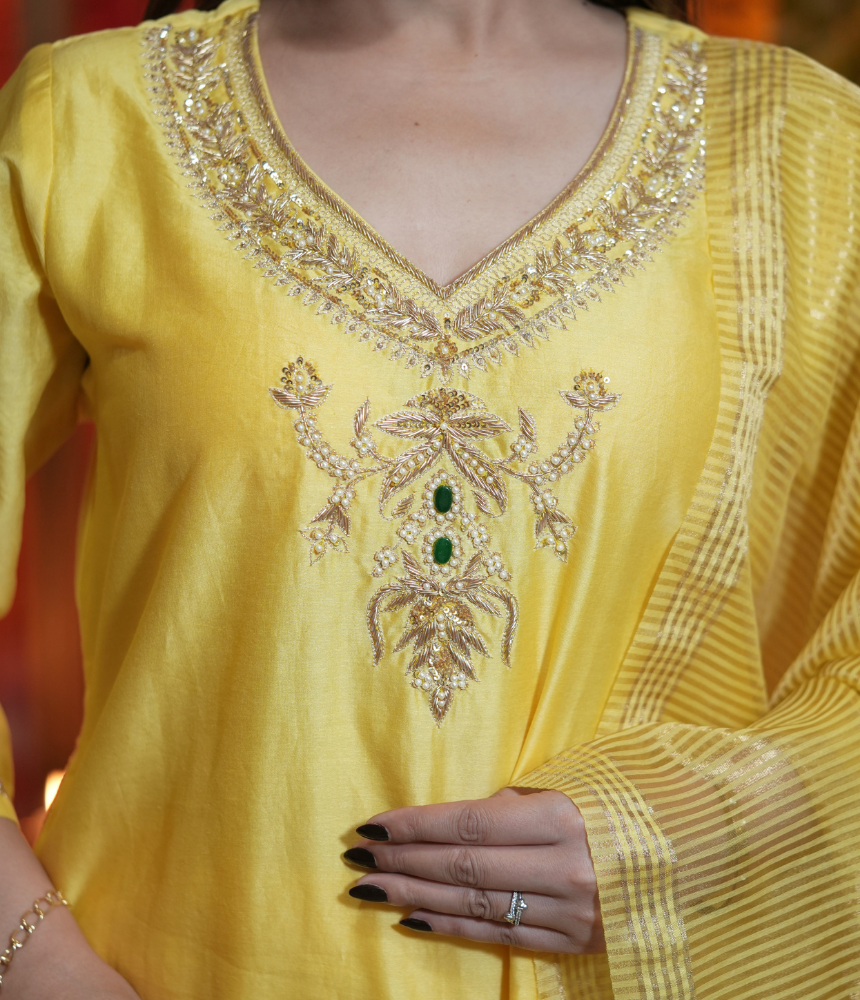 Yamini Suit Set