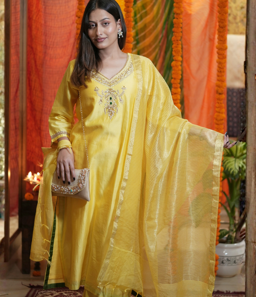 Yamini Suit Set
