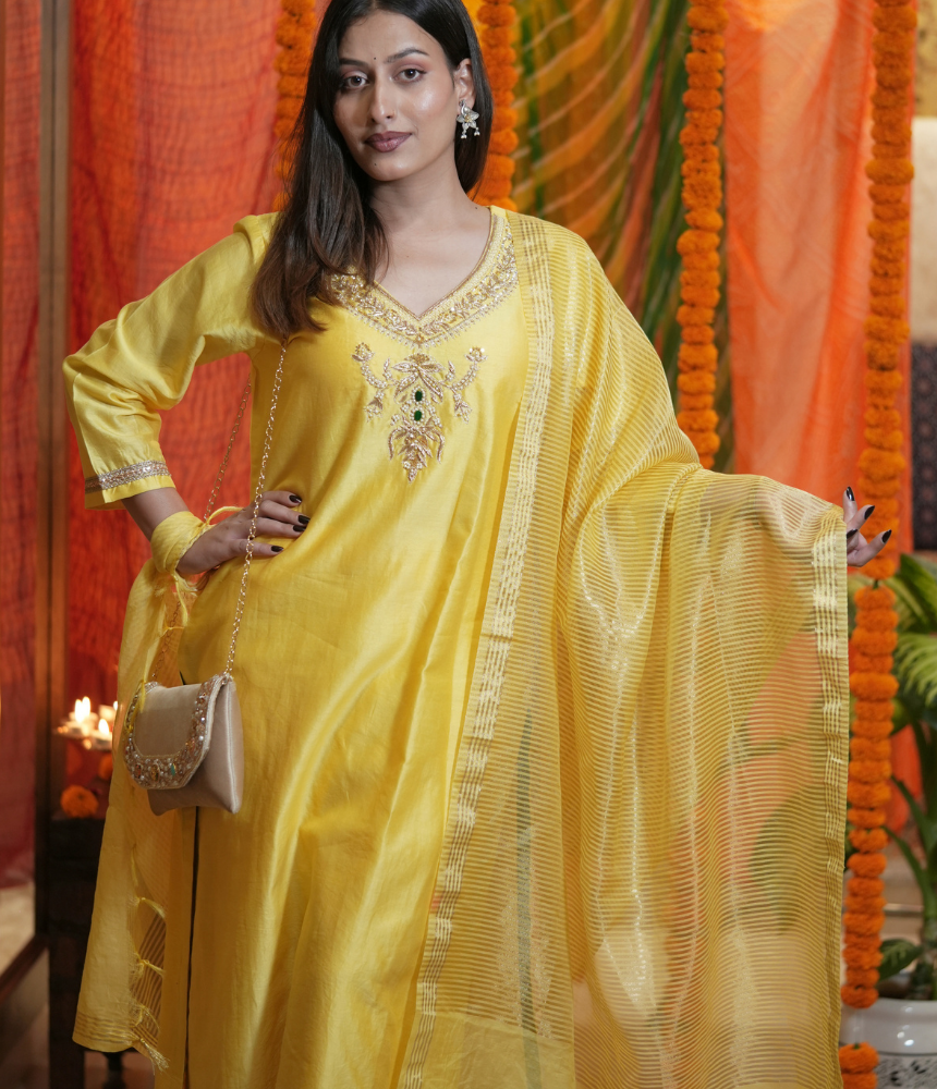 Yamini Suit Set