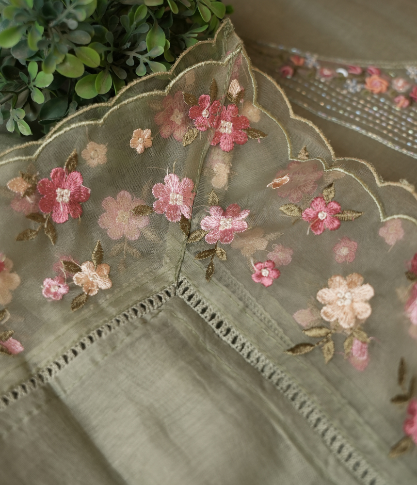 Sunehri Bagh Unstitched Suit Set