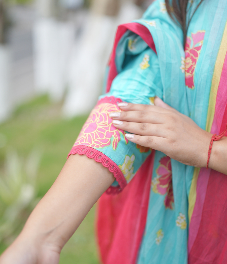 Tarini Suit Set