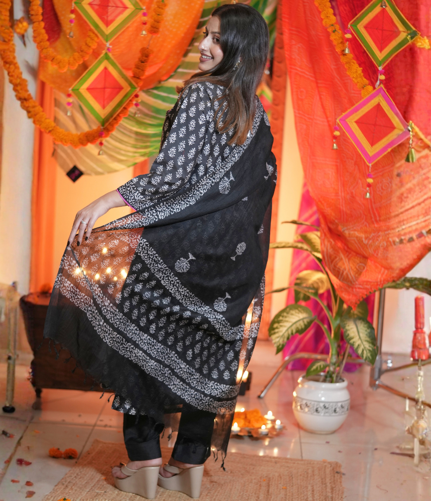 Vasudha Suit Set