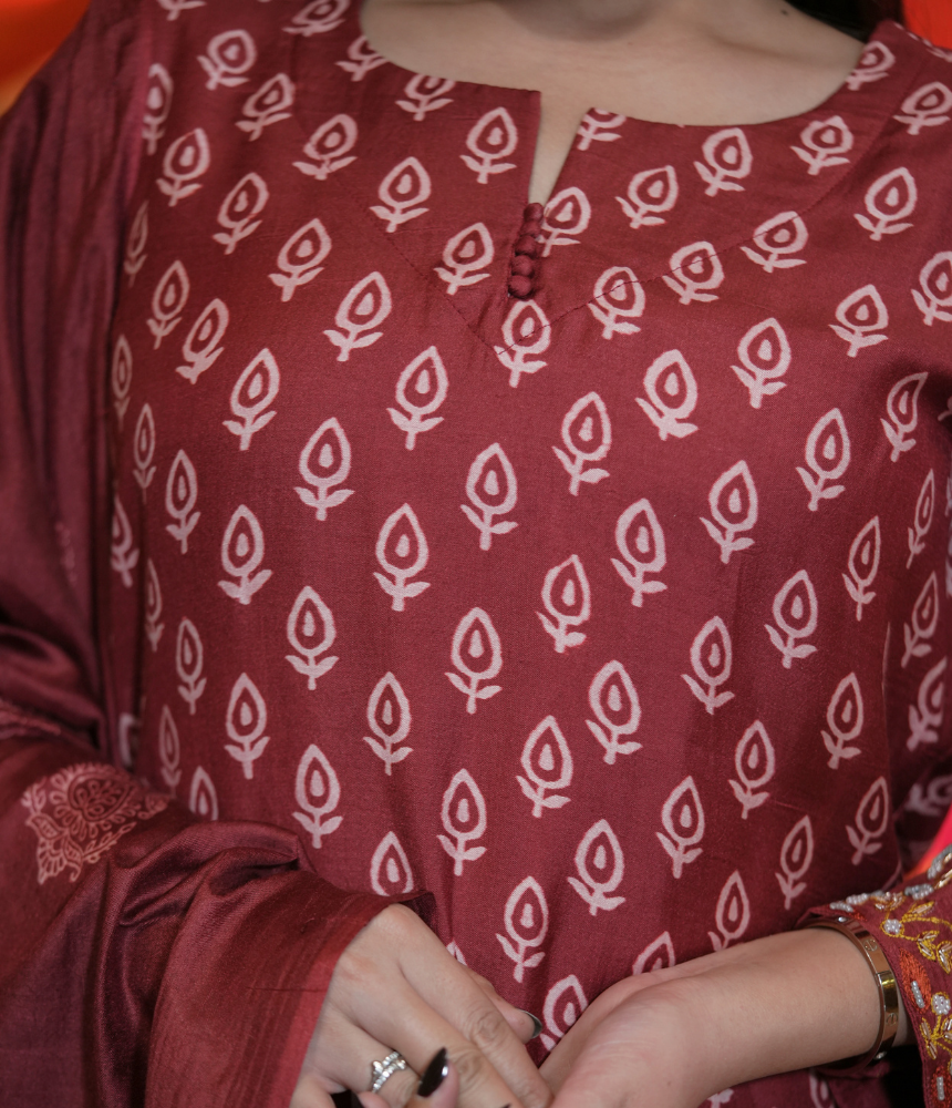 Charulata Suit Set