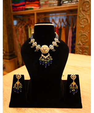 Tasneem Kundan Necklace  Set