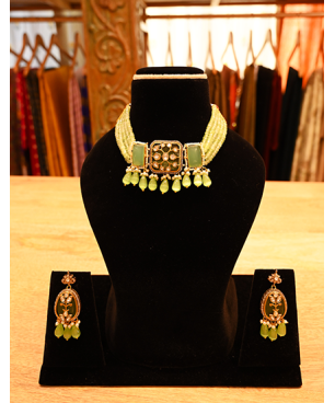 Amira Emerald Kundan Set