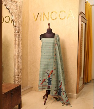 Lokrang Handwoven Kurta Set with Tribal Art Dupatta
